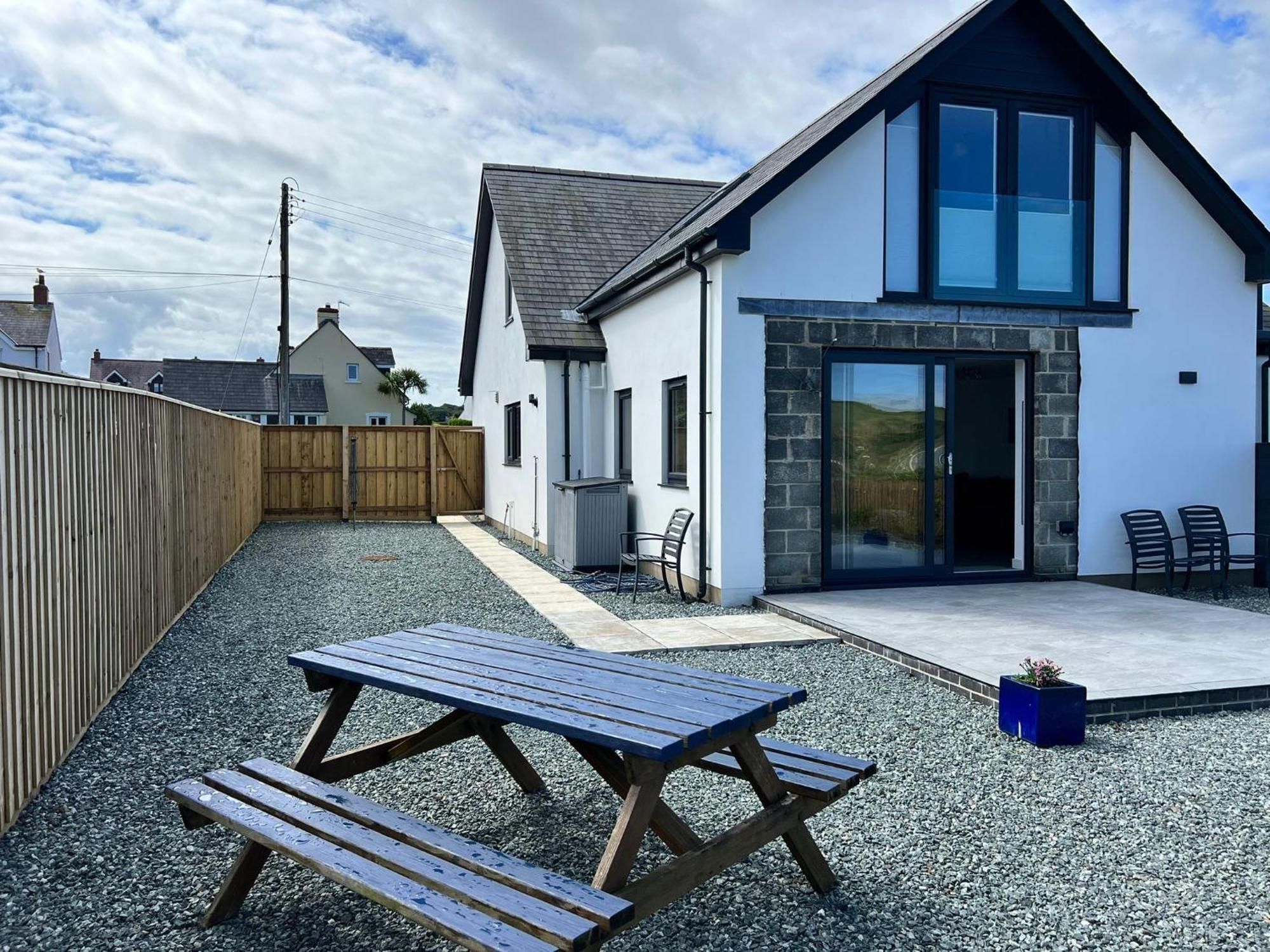 Seacliff, Broad Haven. Villa Exterior photo